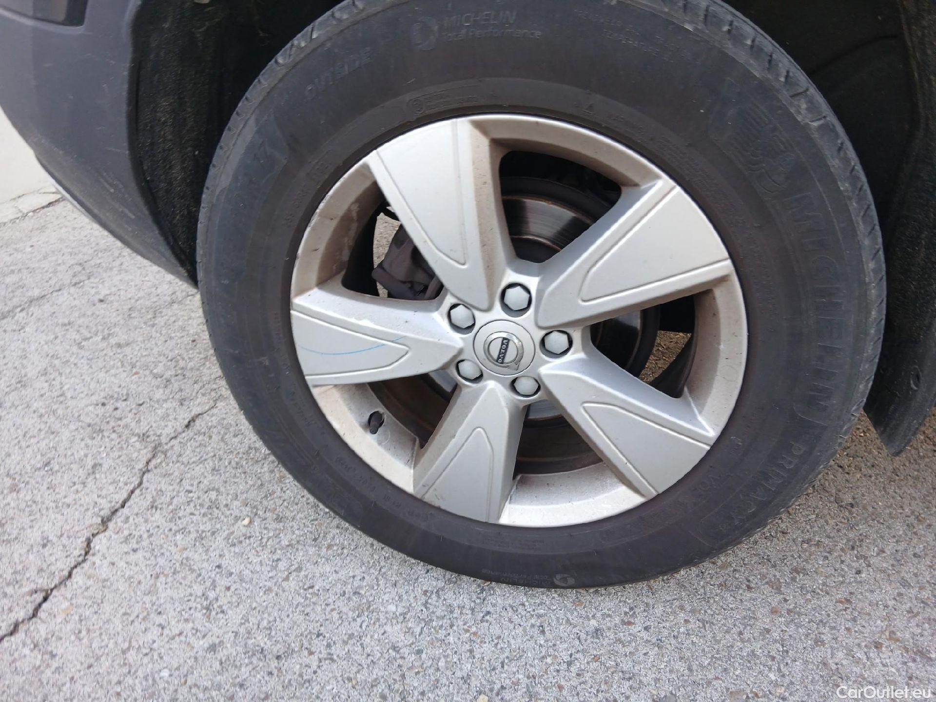  Volvo  XC 40 VOLVO XC40 / 2021 / 5P / todoterreno 1.5 T2 Essential #29