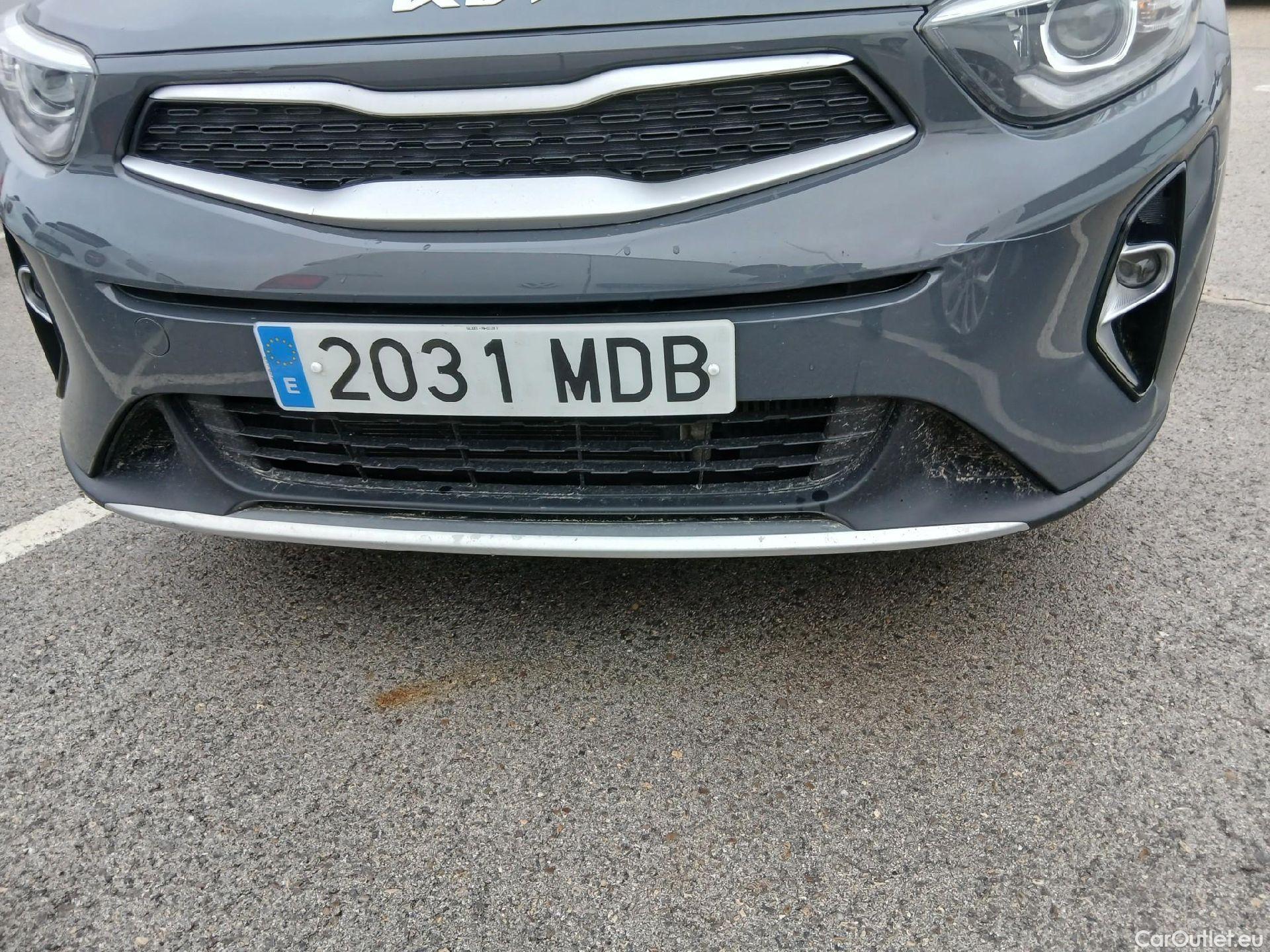  KIA  STONIC KIA  / 2017 / 5P / todoterreno 1.0 T-GDi 74kW (100CV) MHEV iMT Concept #10