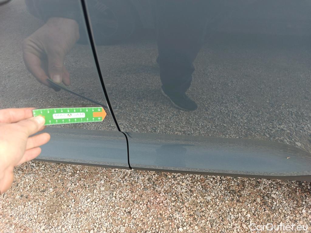  Volvo  XC 40 VOLVO XC40 / 2017 / 5P / todoterreno 2.0 B3 G Inscription Auto #2