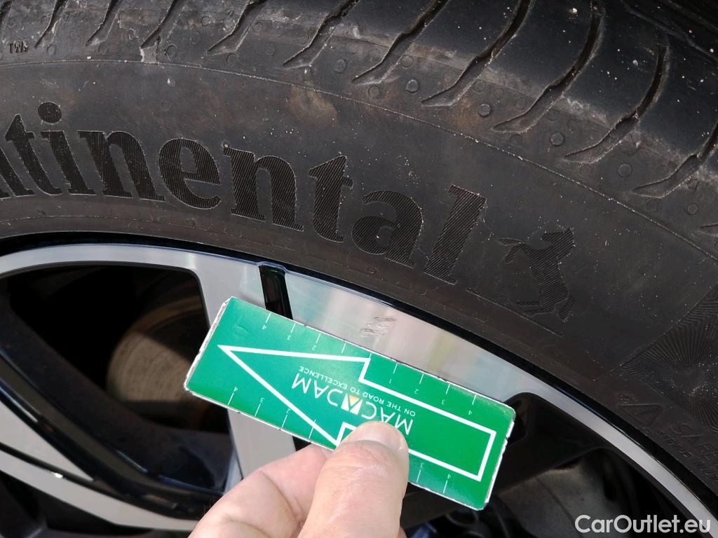  Volvo  XC 40 VOLVO XC40 / 2017 / 5P / todoterreno 1.5 T4 Twin Recharge R-Design Auto #24