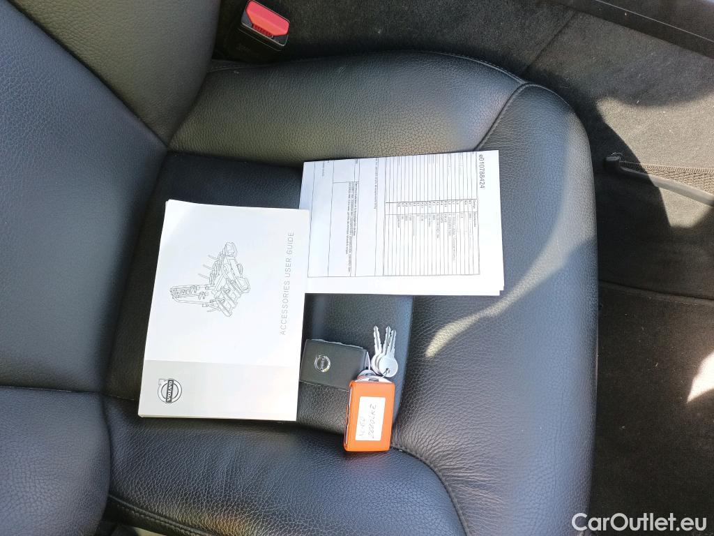  Volvo  XC60 VOLVO  / 2017 / 5P / todoterreno 2.0 B5 D AWD Momentum Pro Auto #9