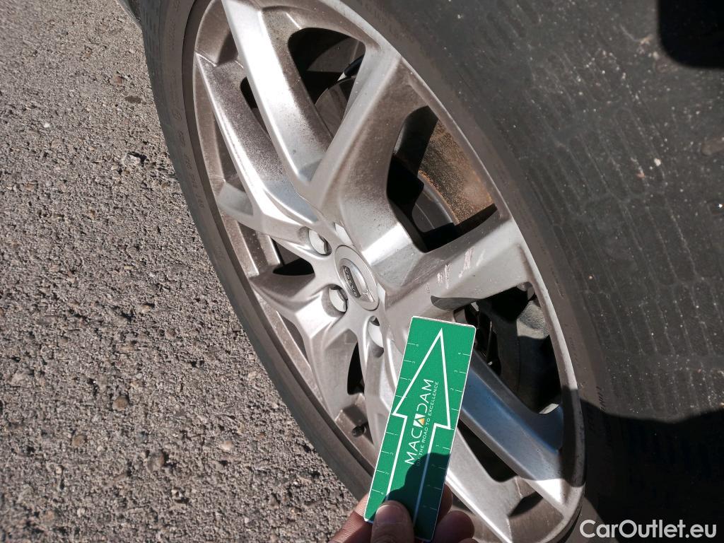  Volvo  XC60 VOLVO  / 2017 / 5P / todoterreno 2.0 D4 Momentum Auto #19