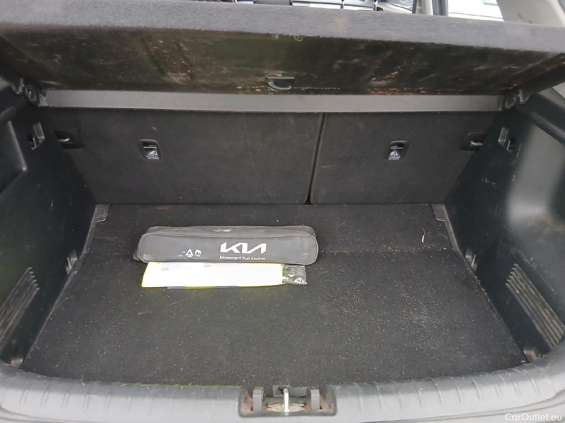  KIA  STONIC KIA  / 2017 / 5P / todoterreno 1.0 T-GDi 74kW (100CV) MHEV iMT Concept #1