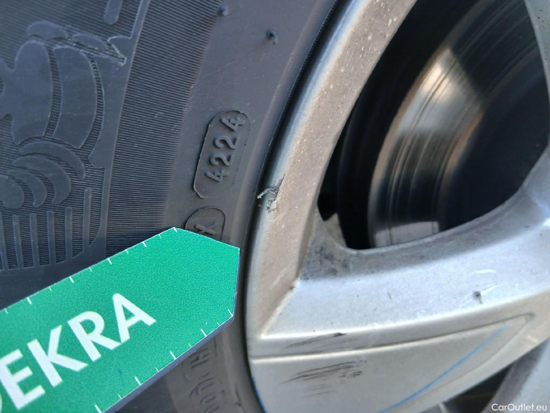  Volvo  XC 40 VOLVO XC40 / 2021 / 5P / todoterreno 1.5 T2 Essential #40