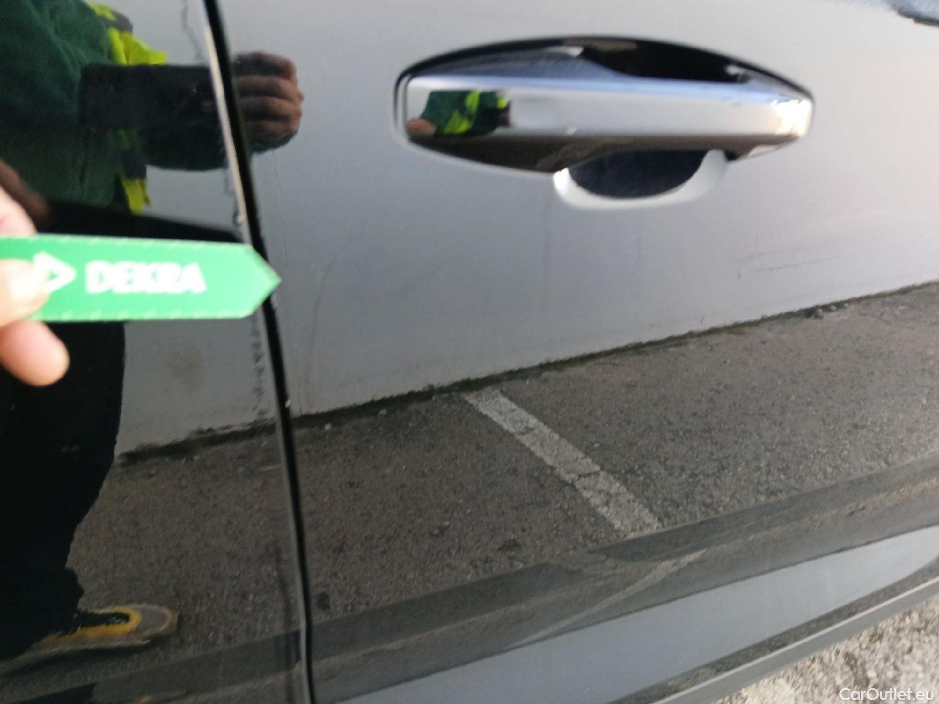  Volvo  XC 40 VOLVO XC40 / 2017 / 5P / todoterreno 1.5 T3 R-Design Auto #25