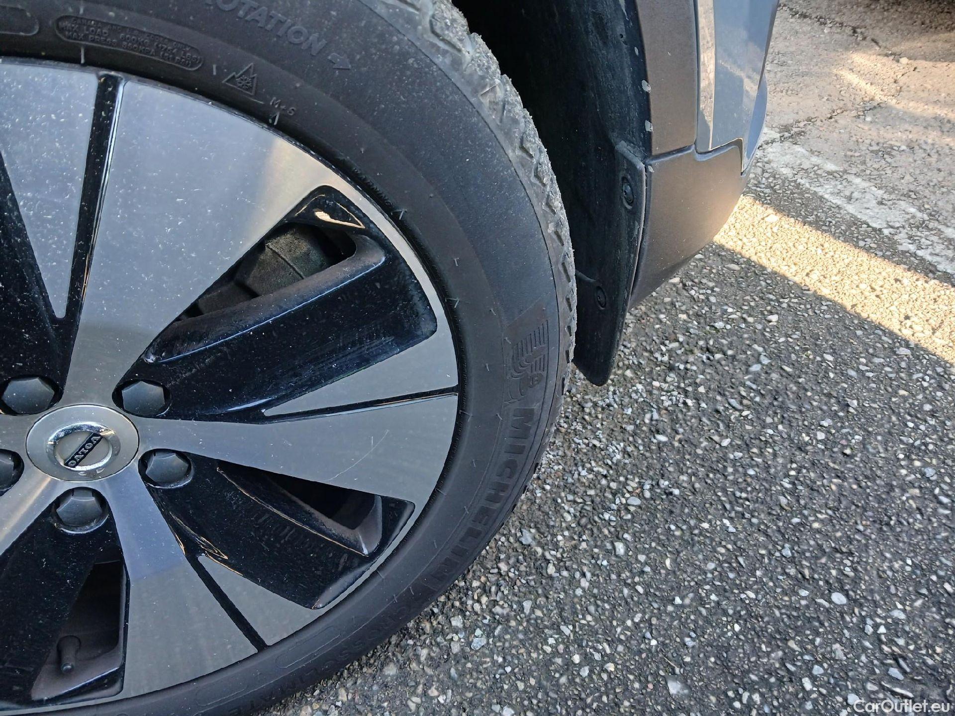  Volvo  XC 40 VOLVO XC40 / 2017 / 5P / todoterreno 1.5 T5 Twin Recharge Inscription Ex Auto #8