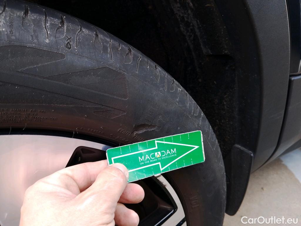  Volvo  XC 40 VOLVO XC40 / 2017 / 5P / todoterreno 1.5 T4 Twin Recharge R-Design Auto #8