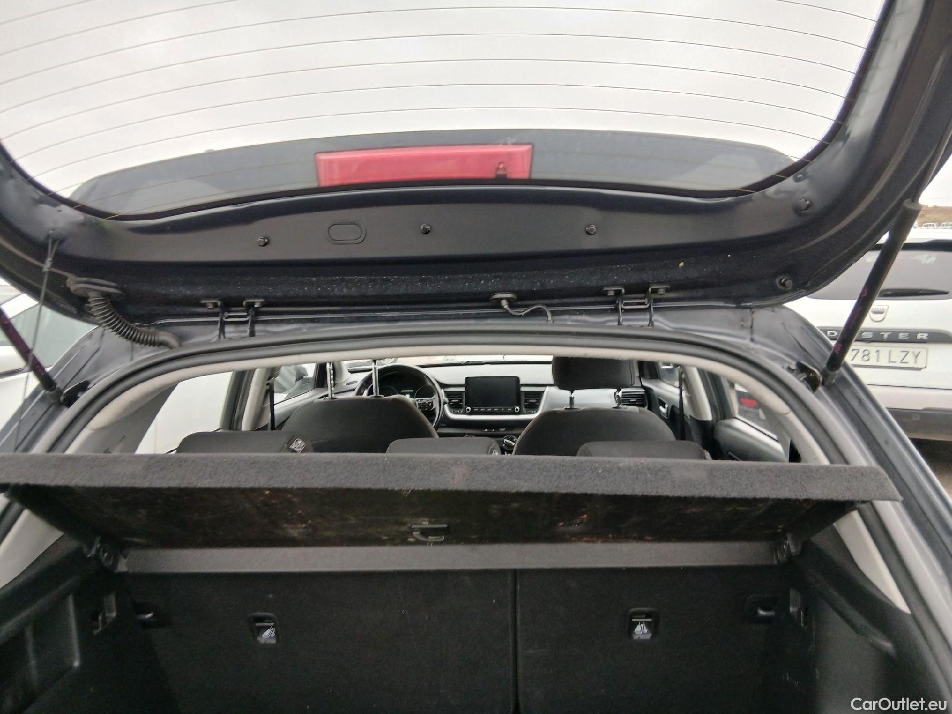  KIA  STONIC KIA  / 2017 / 5P / todoterreno 1.0 T-GDi 74kW (100CV) MHEV iMT Concept #36