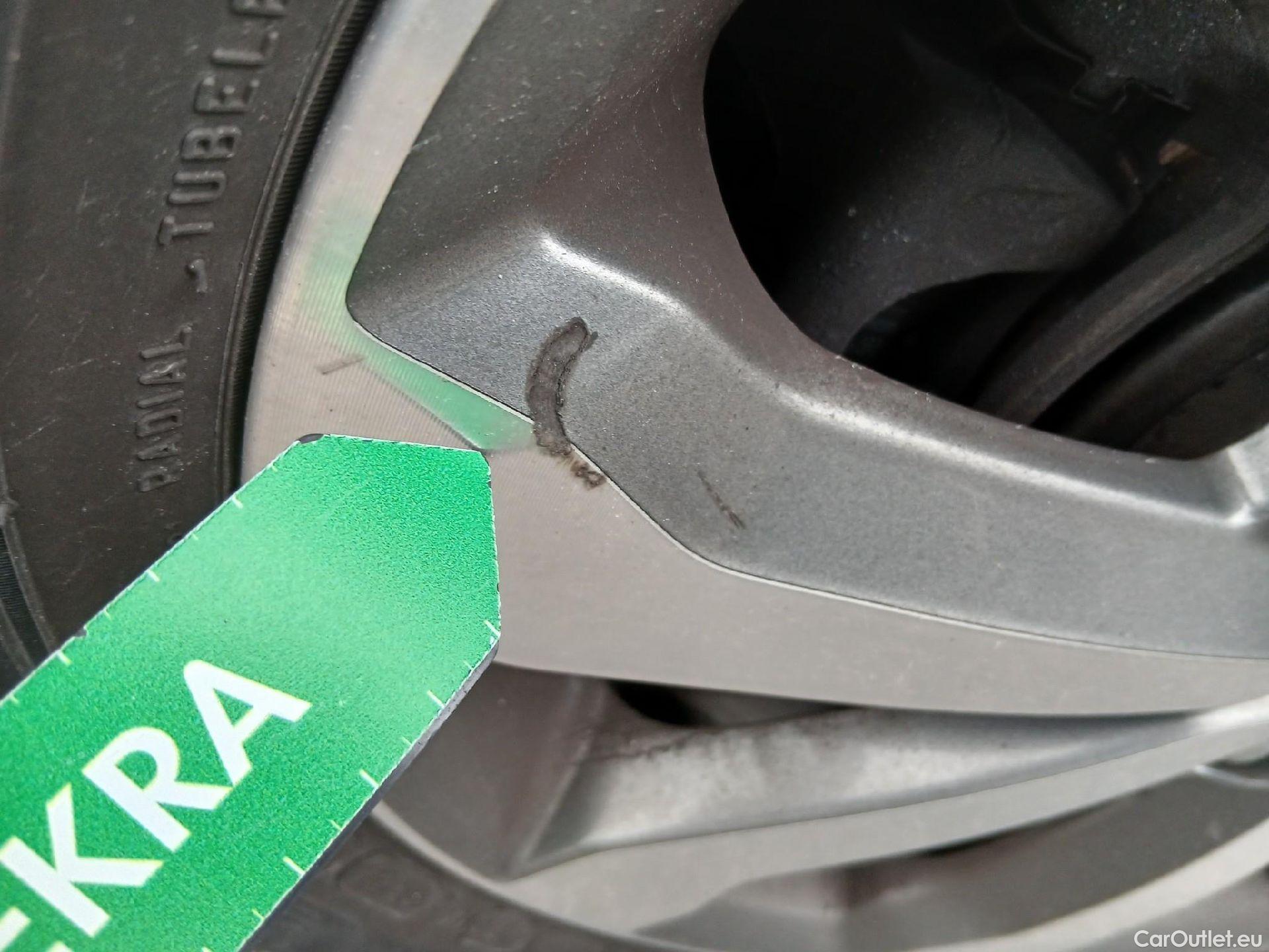  KIA  STONIC KIA  / 2017 / 5P / todoterreno 1.0 T-GDi 74kW (100CV) MHEV iMT Concept #45