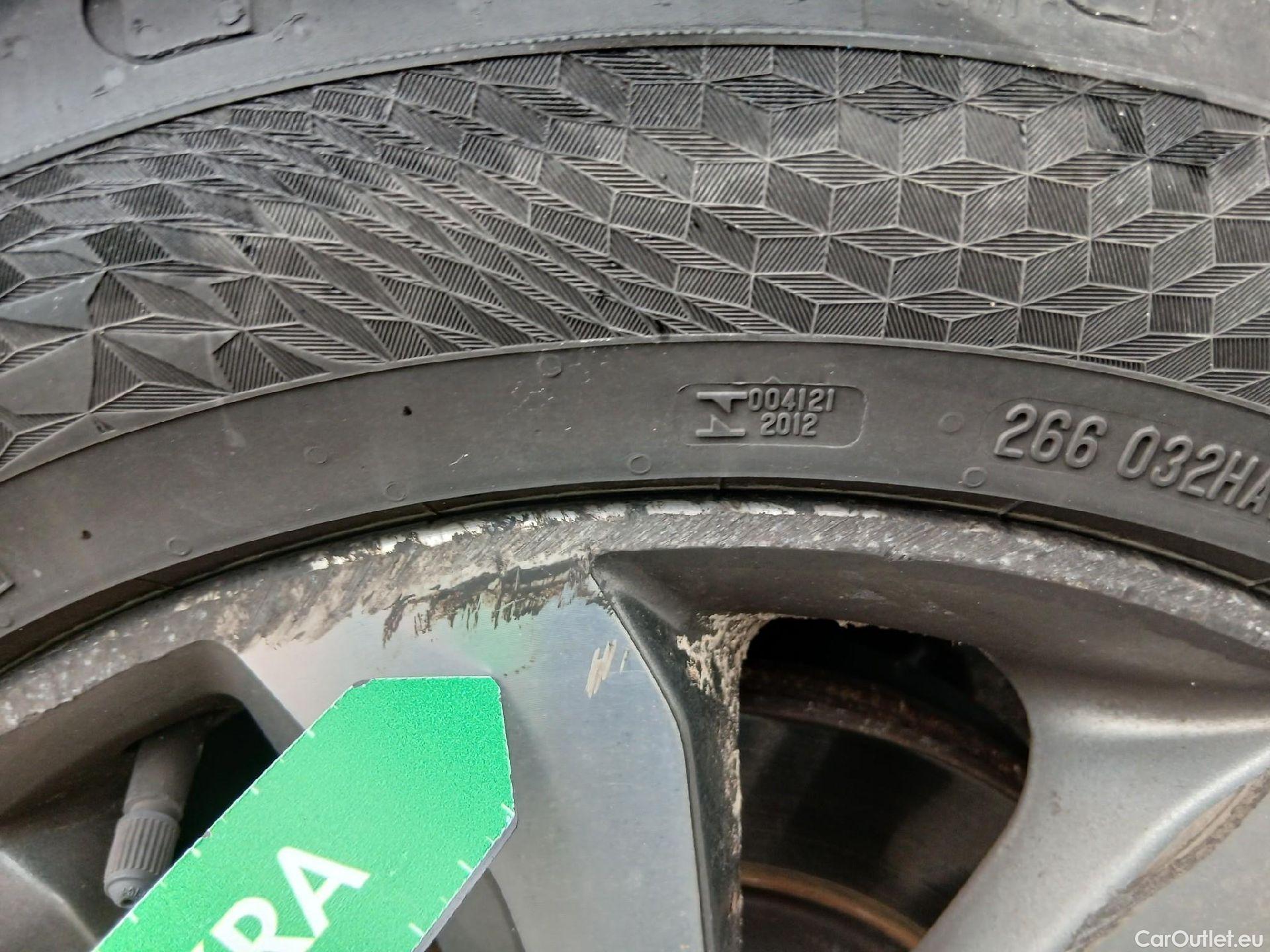  KIA  STONIC KIA  / 2017 / 5P / todoterreno 1.0 T-GDi 74kW (100CV) MHEV iMT Concept #15