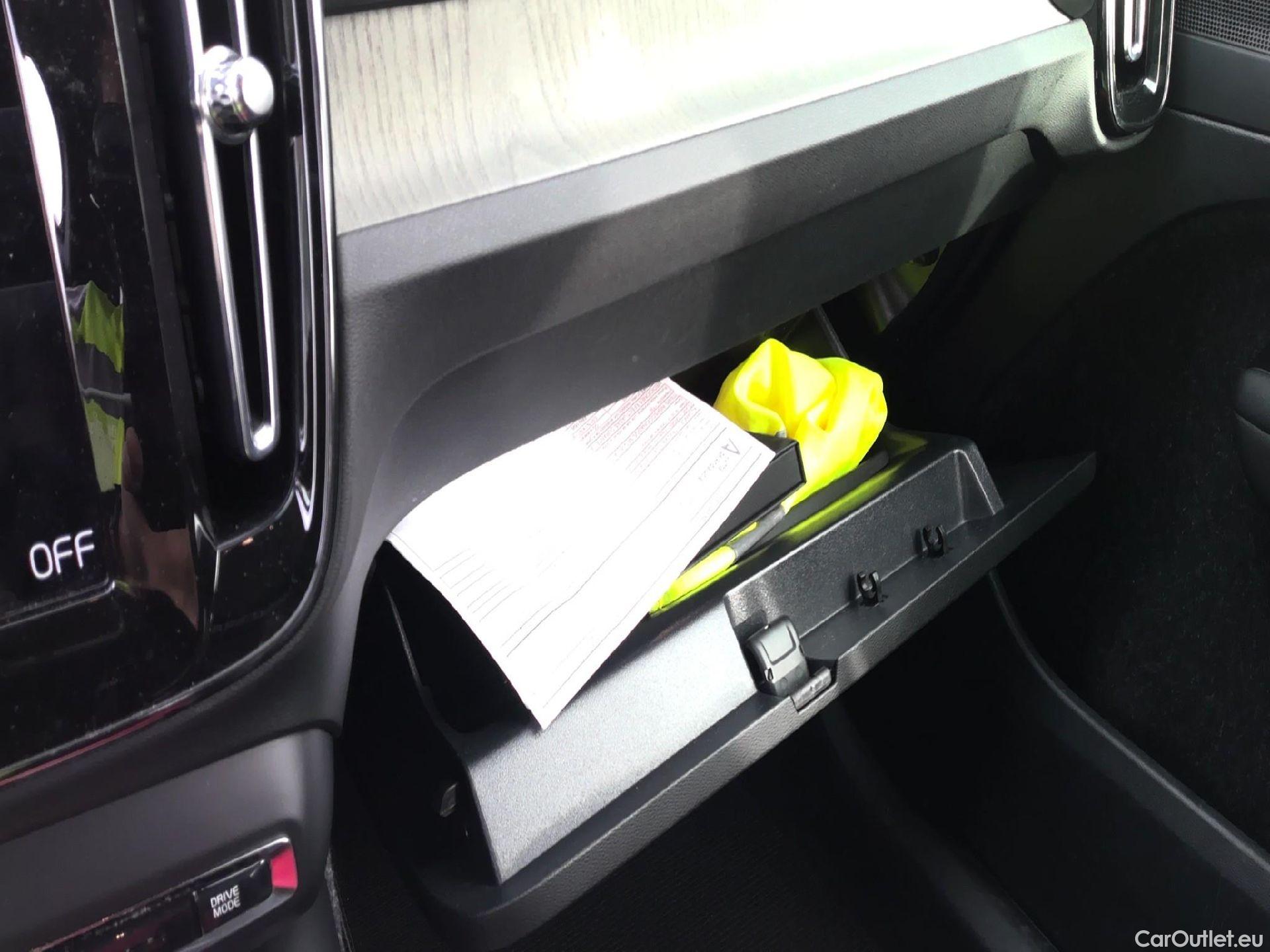  Volvo  XC 40 VOLVO XC40 / 2017 / 5P / todoterreno 1.5 T5 Twin Recharge Inscription Auto #33