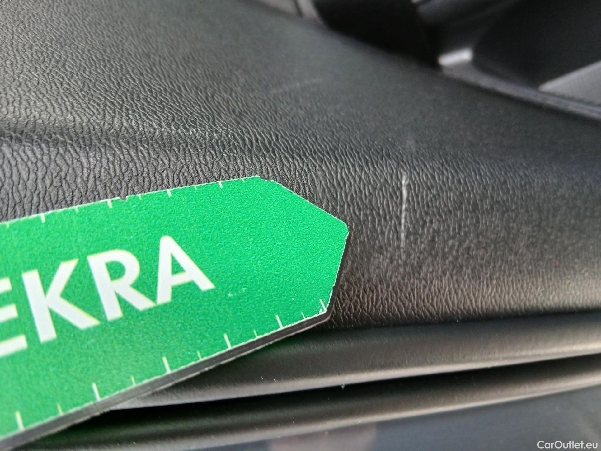  Volvo  XC 40 VOLVO XC40 / 2017 / 5P / todoterreno 1.5 T2 Momentum Pro Auto #25