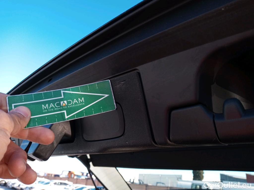  Volvo  XC60 VOLVO  / 2017 / 5P / todoterreno 2.0 D4 Momentum Auto #24