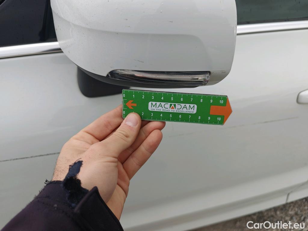  Volvo  XC60 VOLVO  / 2017 / 5P / todoterreno 2.0 B4 D AWD Momentum Pro Auto #41