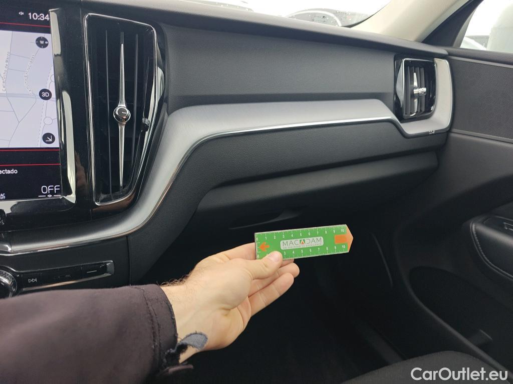  Volvo  XC60 VOLVO  / 2017 / 5P / todoterreno 2.0 B4 D AWD Momentum Pro Auto #30