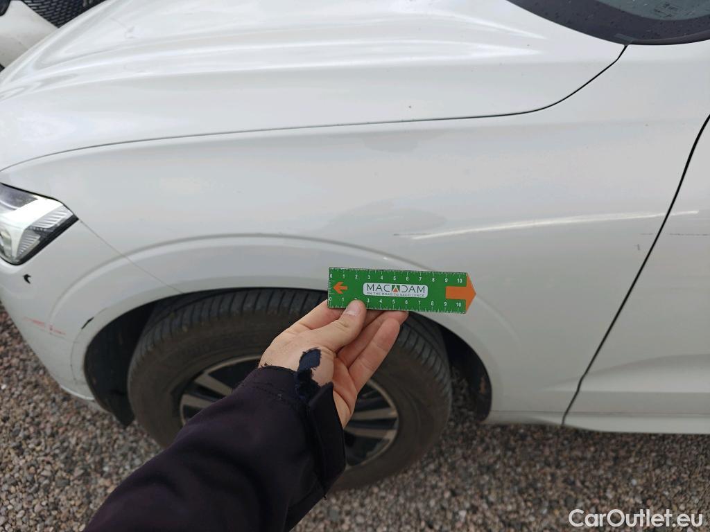  Volvo  XC60 VOLVO  / 2017 / 5P / todoterreno 2.0 B4 D AWD Momentum Pro Auto #46