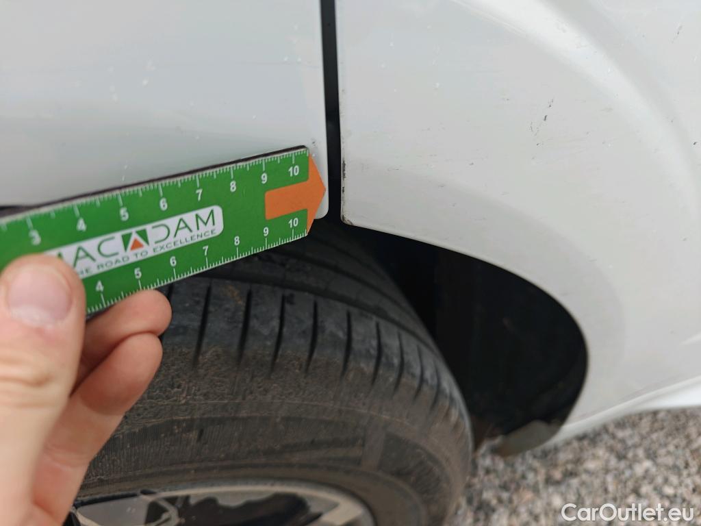  Volvo  XC60 VOLVO  / 2017 / 5P / todoterreno 2.0 B4 D AWD Momentum Pro Auto #18