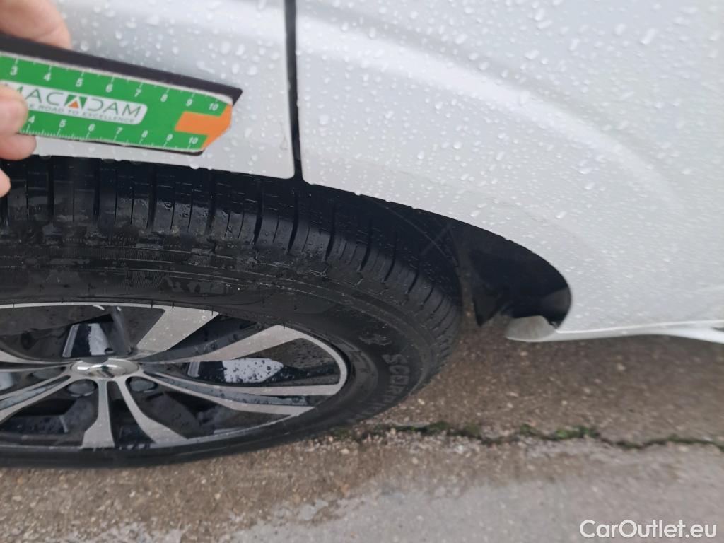  Volvo  XC60 VOLVO  / 2017 / 5P / todoterreno 2.0 T6 AWD Recharge Inscription Exp Auto #13