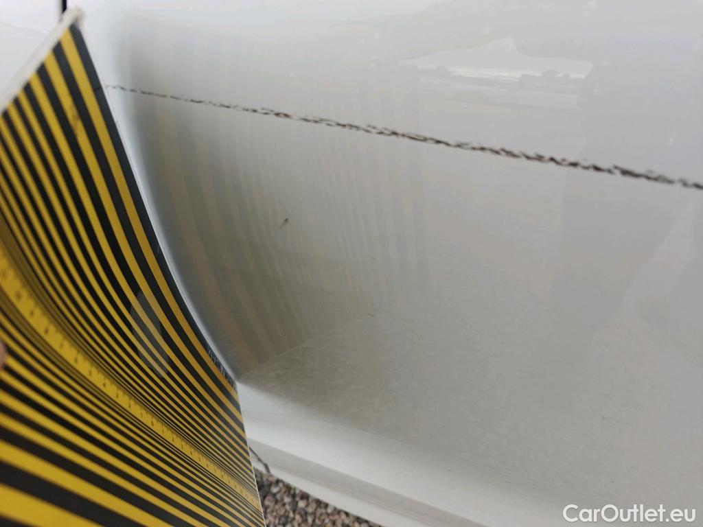  Volvo  XC60 VOLVO  / 2017 / 5P / todoterreno 2.0 B4 D AWD Momentum Pro Auto #4