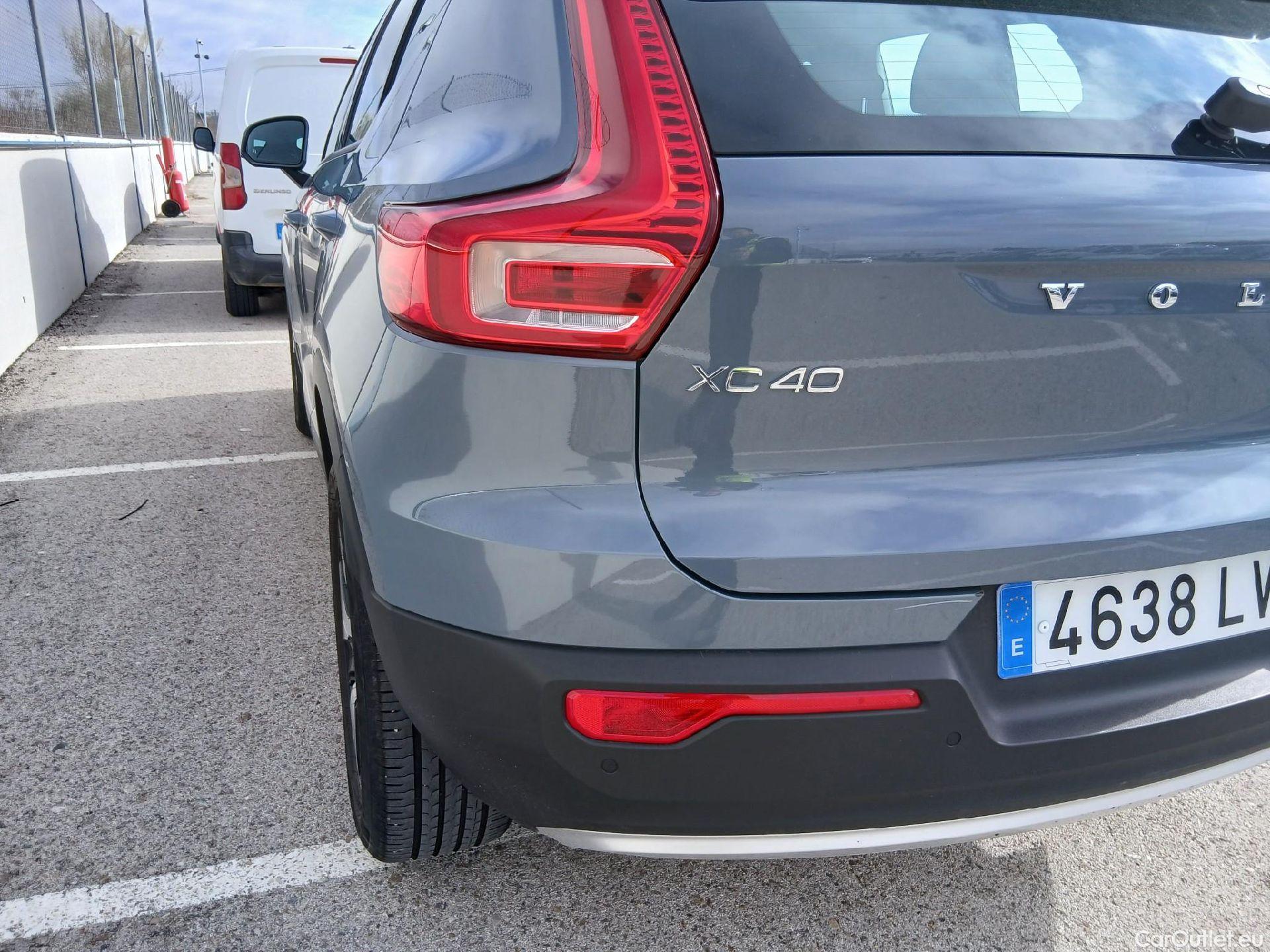  Volvo  XC 40 VOLVO XC40 / 2017 / 5P / todoterreno 1.5 T2 Momentum Pro Auto #18