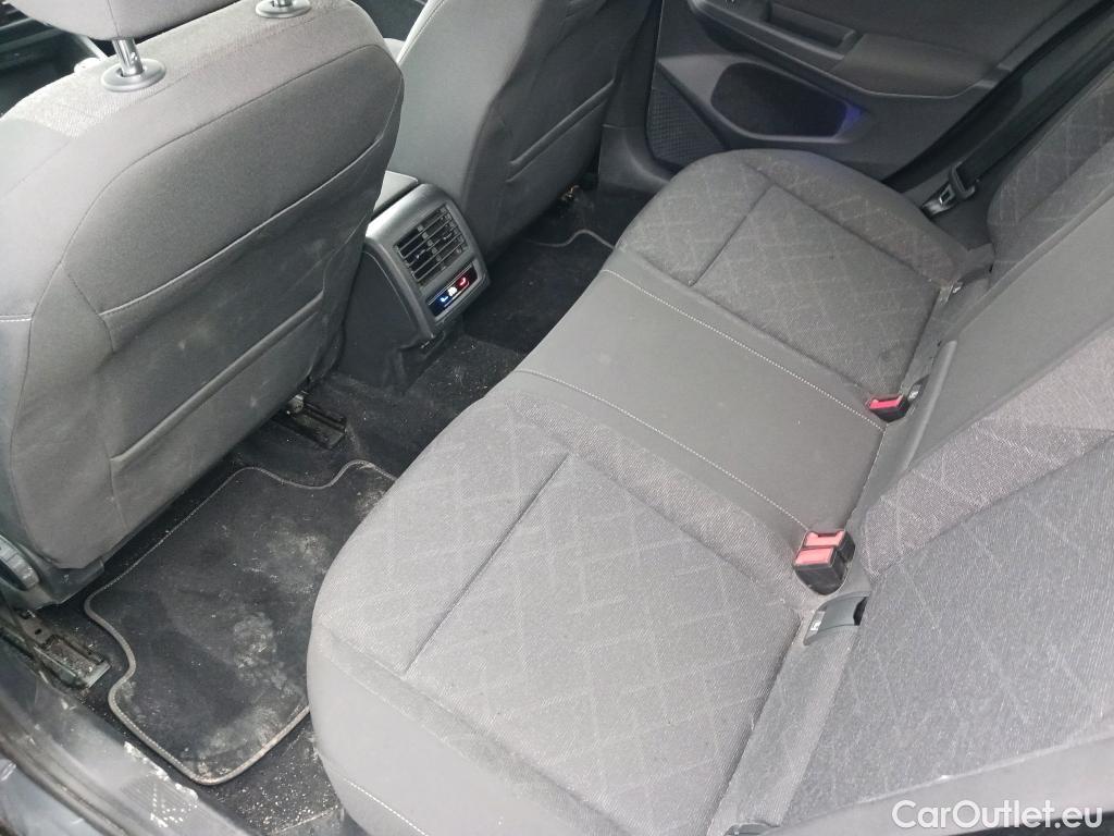  Volkswagen  Golf  VOLKSWAGEN / 2020 / 5P / berlina con portón Life 1.0 TSI 81kW (110CV) #13