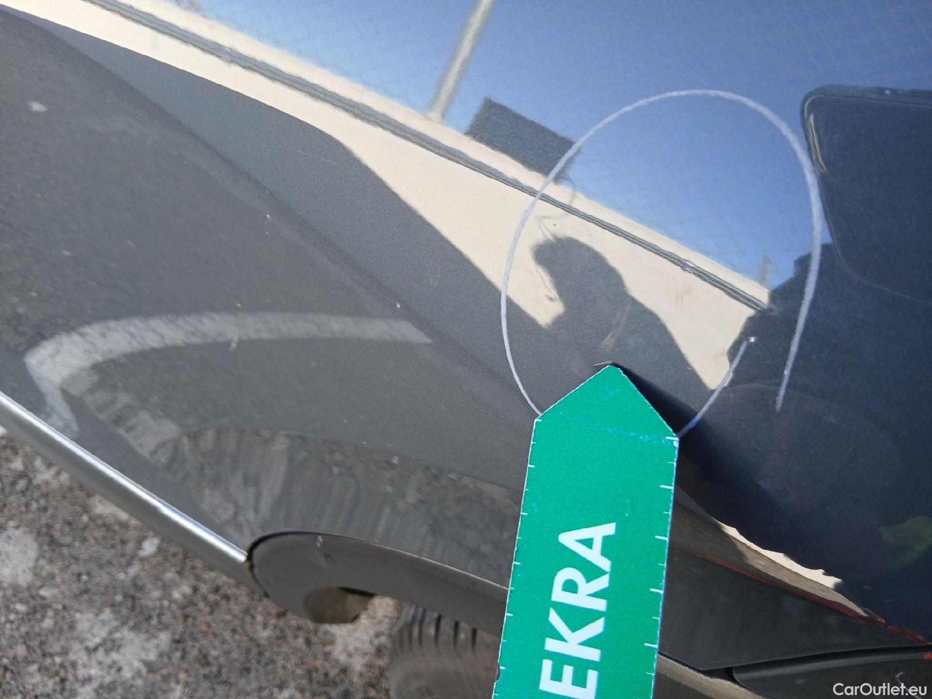  Volkswagen  Tiguan VOLKSWAGEN  / 2020 / 5P / todoterreno Life 1.5 TSI 110kW (150CV) #17