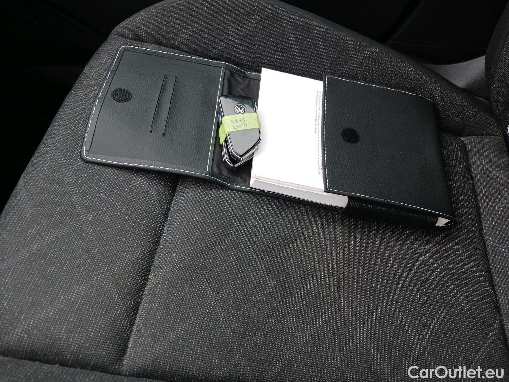  Volkswagen  Golf  VOLKSWAGEN / 2020 / 5P / berlina con portón Life 1.0 TSI 81kW (110CV) #20