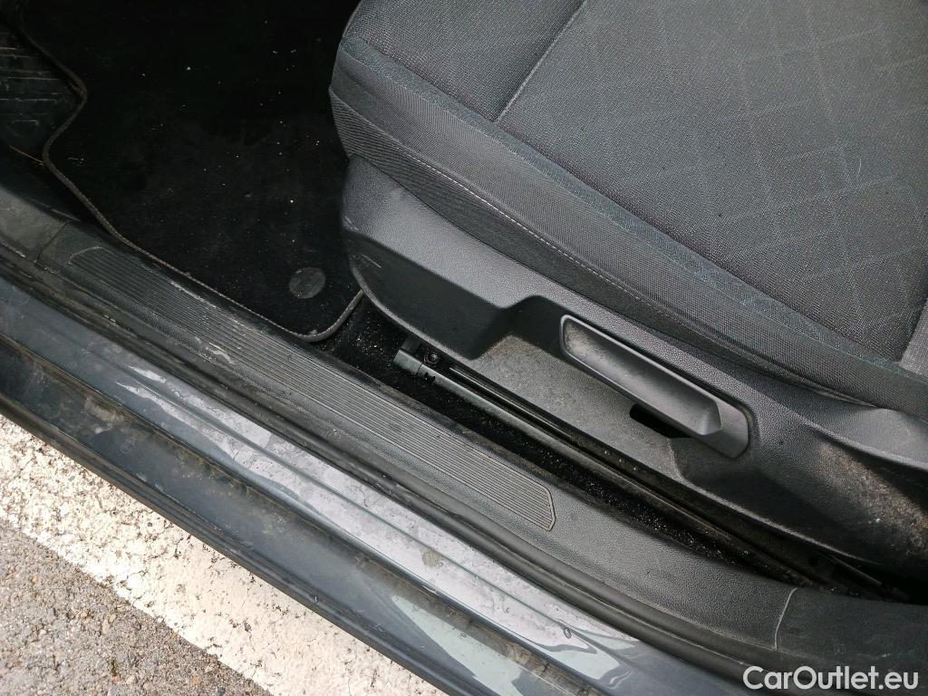  Volkswagen  Golf  VOLKSWAGEN / 2020 / 5P / berlina con portón Life 1.0 TSI 81kW (110CV) #16