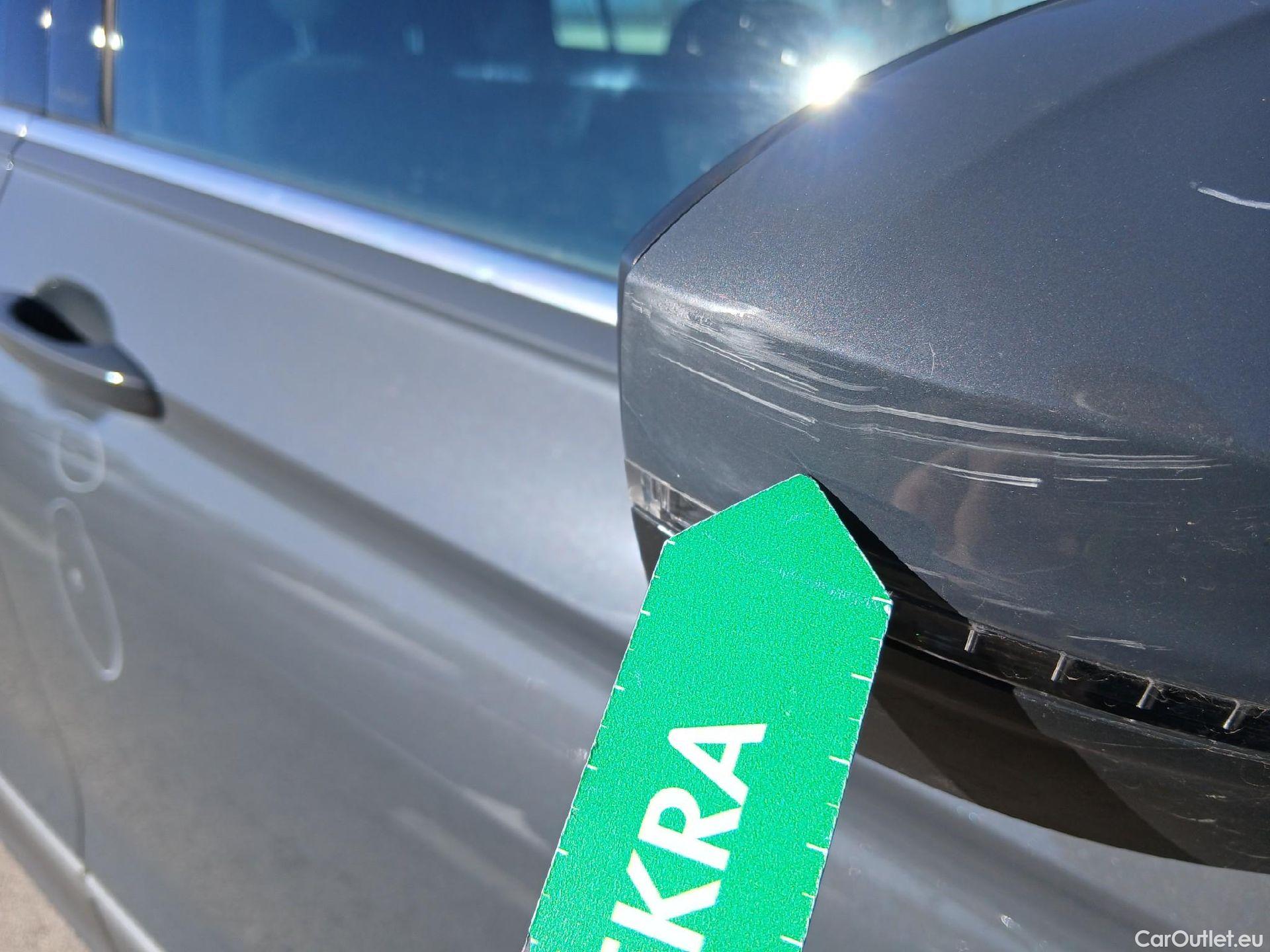  Volkswagen  Tiguan VOLKSWAGEN  / 2020 / 5P / todoterreno Life 1.5 TSI 110kW (150CV) #35