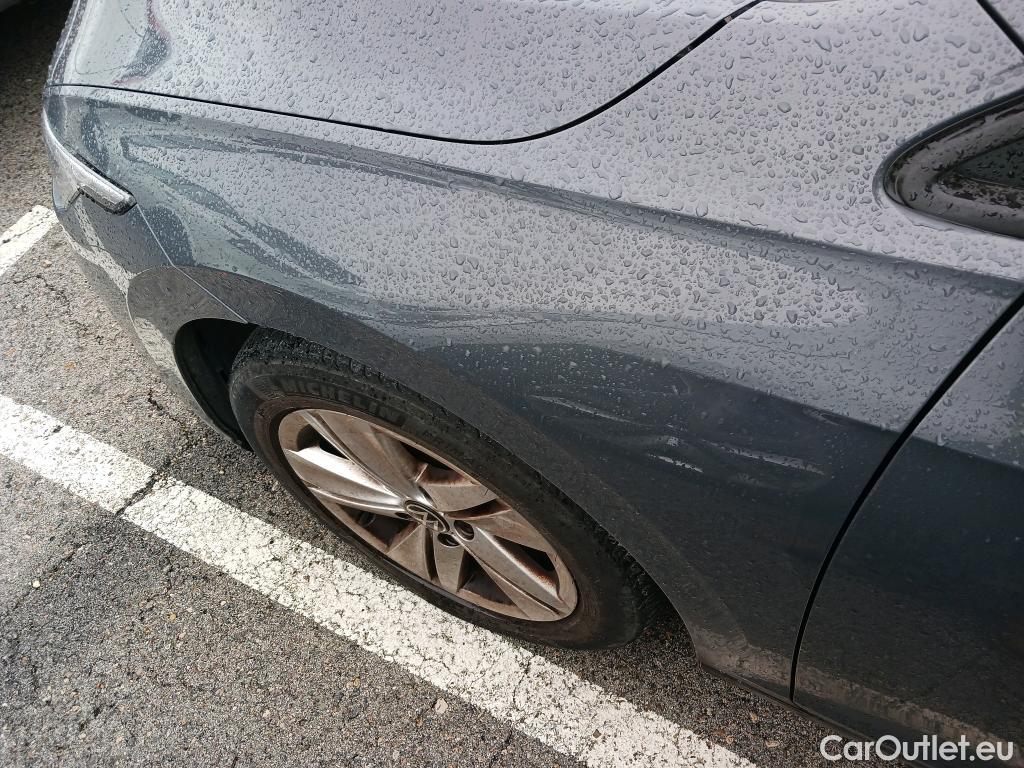  Volkswagen  Golf  VOLKSWAGEN / 2020 / 5P / berlina con portón Life 1.0 TSI 81kW (110CV) #29