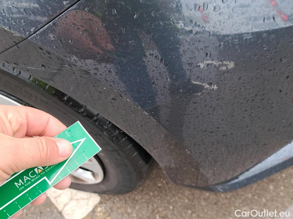  Nissan  Micra NISSAN  / 2017 / 5P / berlina con portón IG-T 68 kW (92 CV) E6D-F Acenta Sprint #4