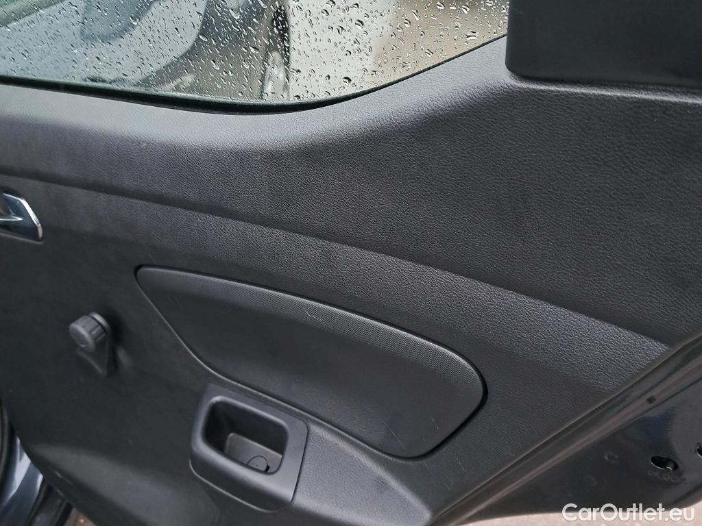  Nissan  Micra NISSAN  / 2017 / 5P / berlina con portón IG-T 68 kW (92 CV) E6D-F Acenta Sprint #17