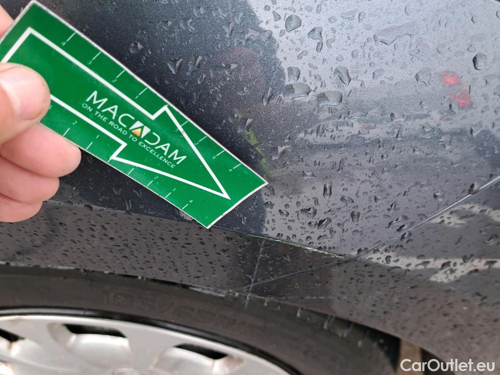  Nissan  Micra NISSAN  / 2017 / 5P / berlina con portón IG-T 68 kW (92 CV) E6D-F Acenta Sprint #24