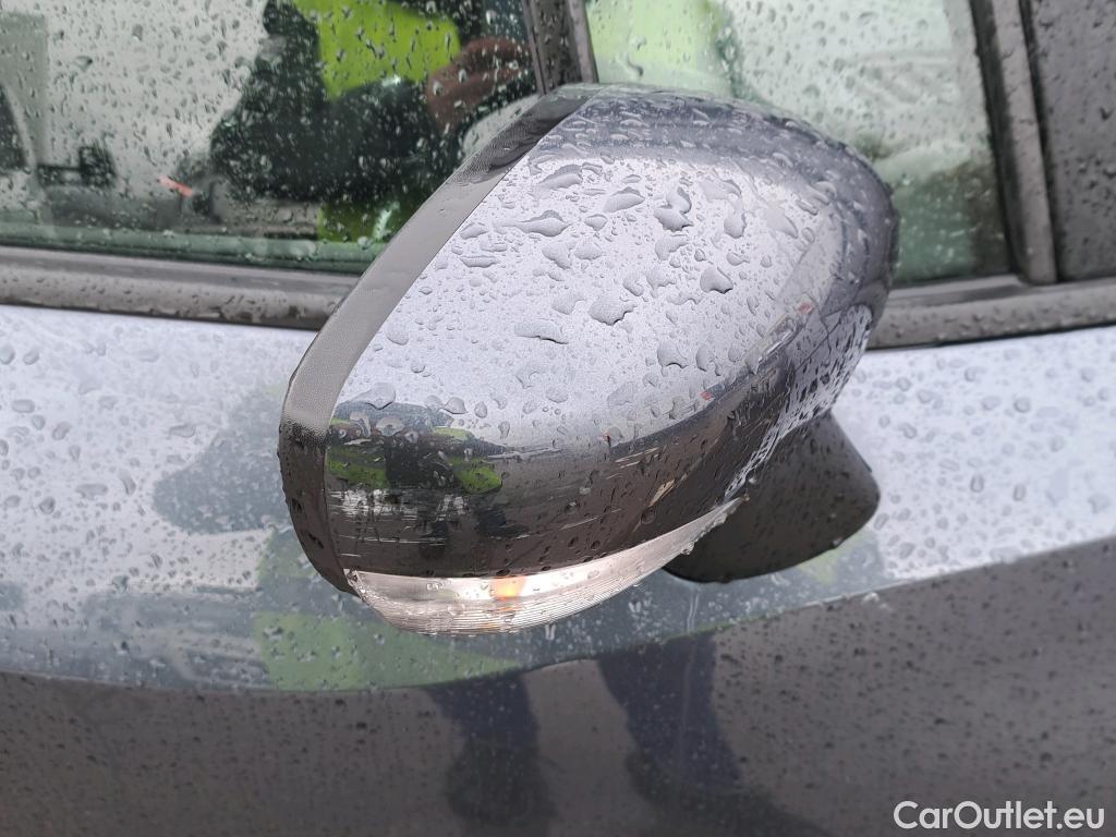  Nissan  Micra NISSAN  / 2017 / 5P / berlina con portón IG-T 68 kW (92 CV) E6D-F Acenta Sprint #40