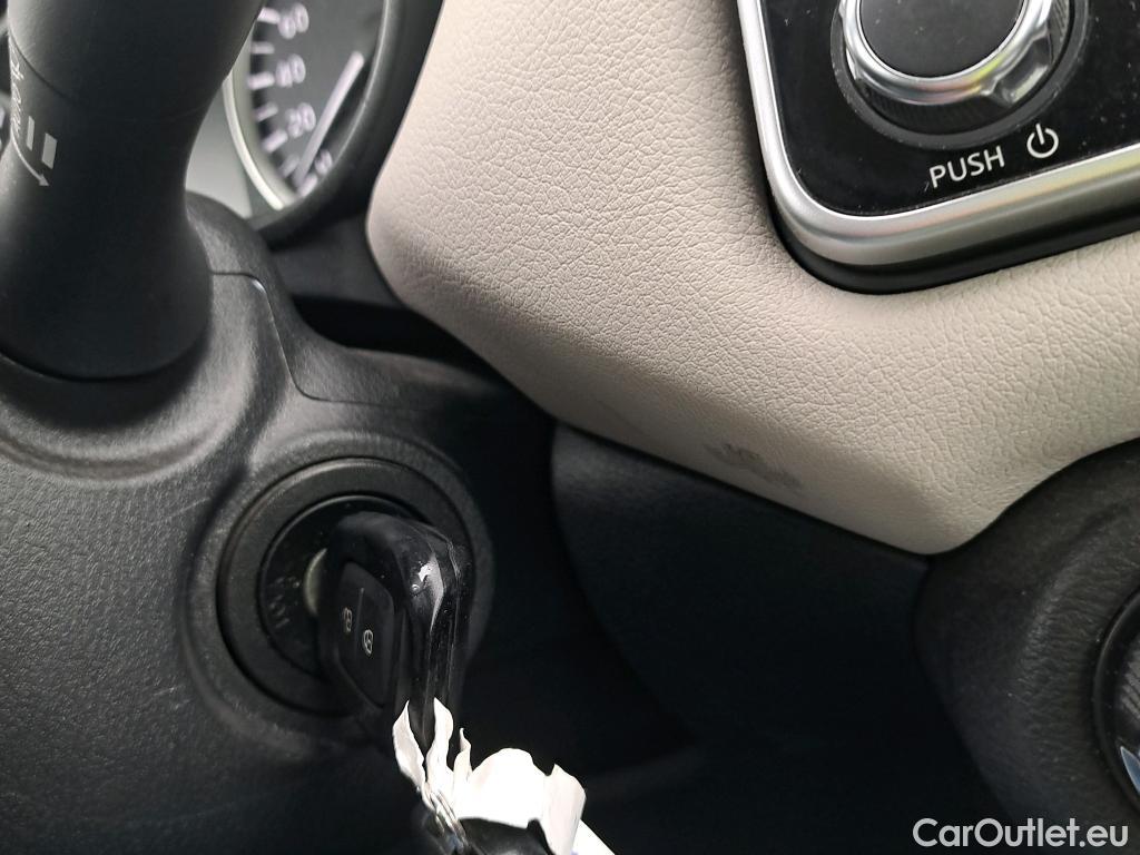  Nissan  Micra NISSAN  / 2017 / 5P / berlina con portón IG-T 68 kW (92 CV) E6D-F Acenta Sprint #20