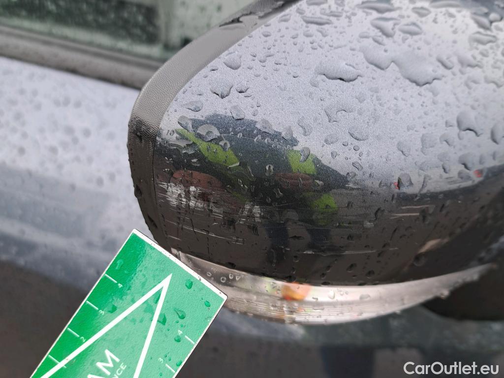  Nissan  Micra NISSAN  / 2017 / 5P / berlina con portón IG-T 68 kW (92 CV) E6D-F Acenta Sprint #32