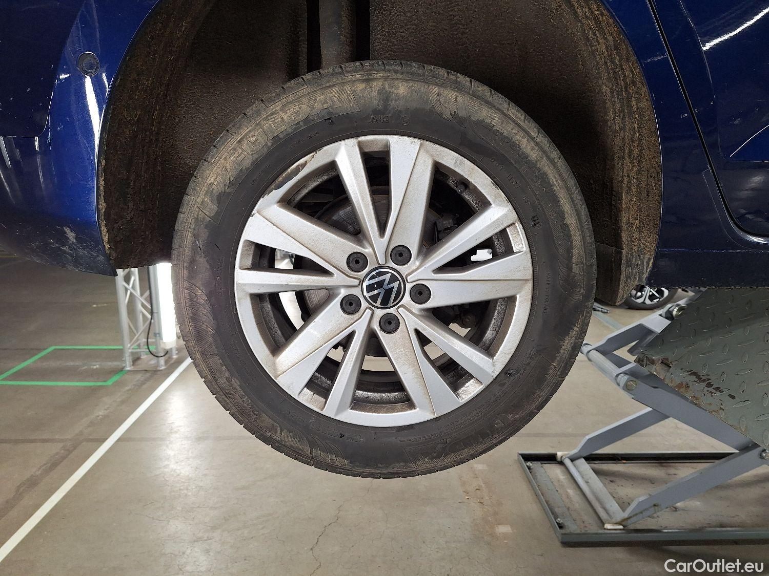  Volkswagen  Touran VW,  '15, Volkswagen  1.5 TSi Trendline DSG 5d #18