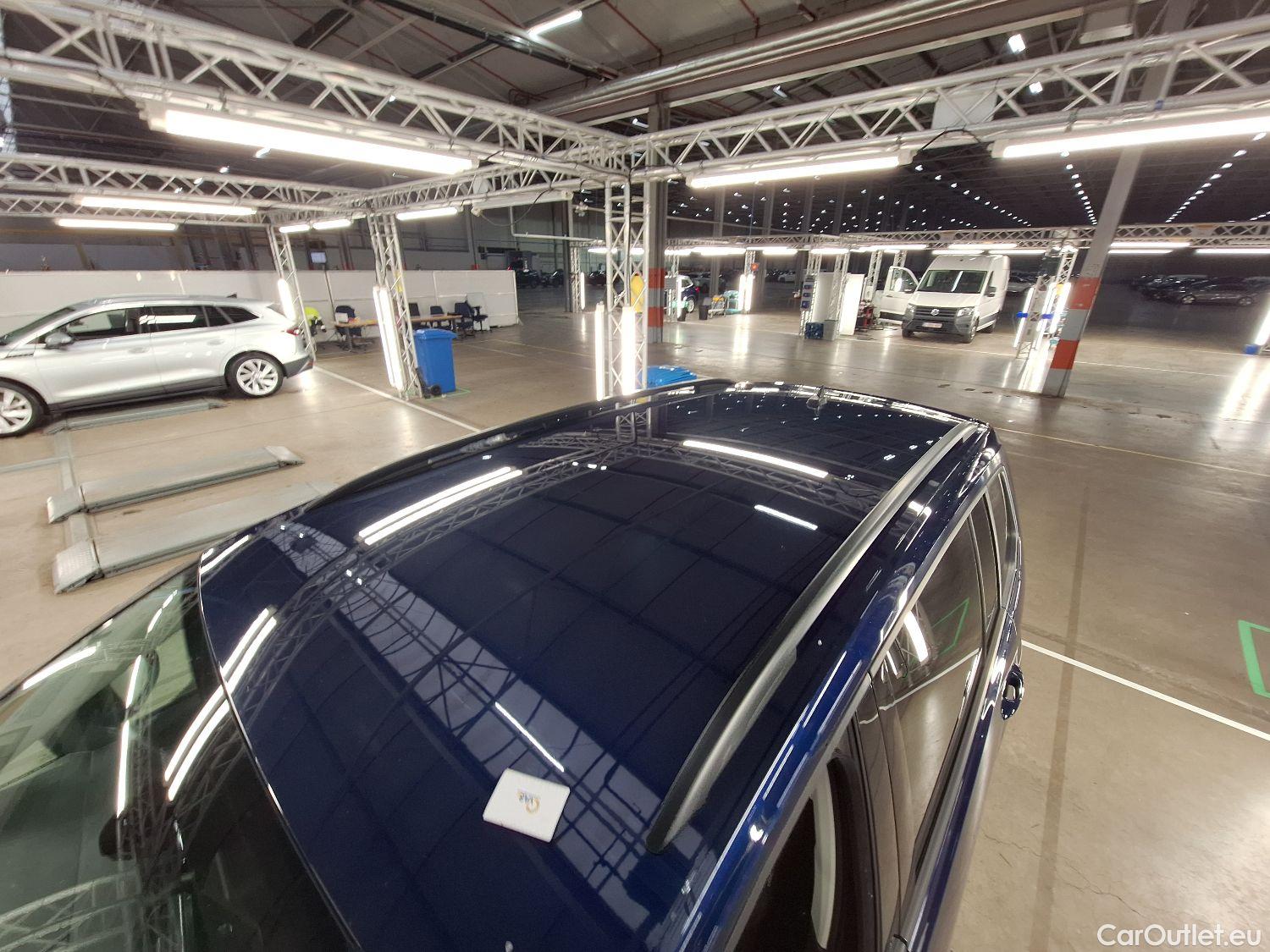  Volkswagen  Touran VW,  '15, Volkswagen  1.5 TSi Trendline DSG 5d #60