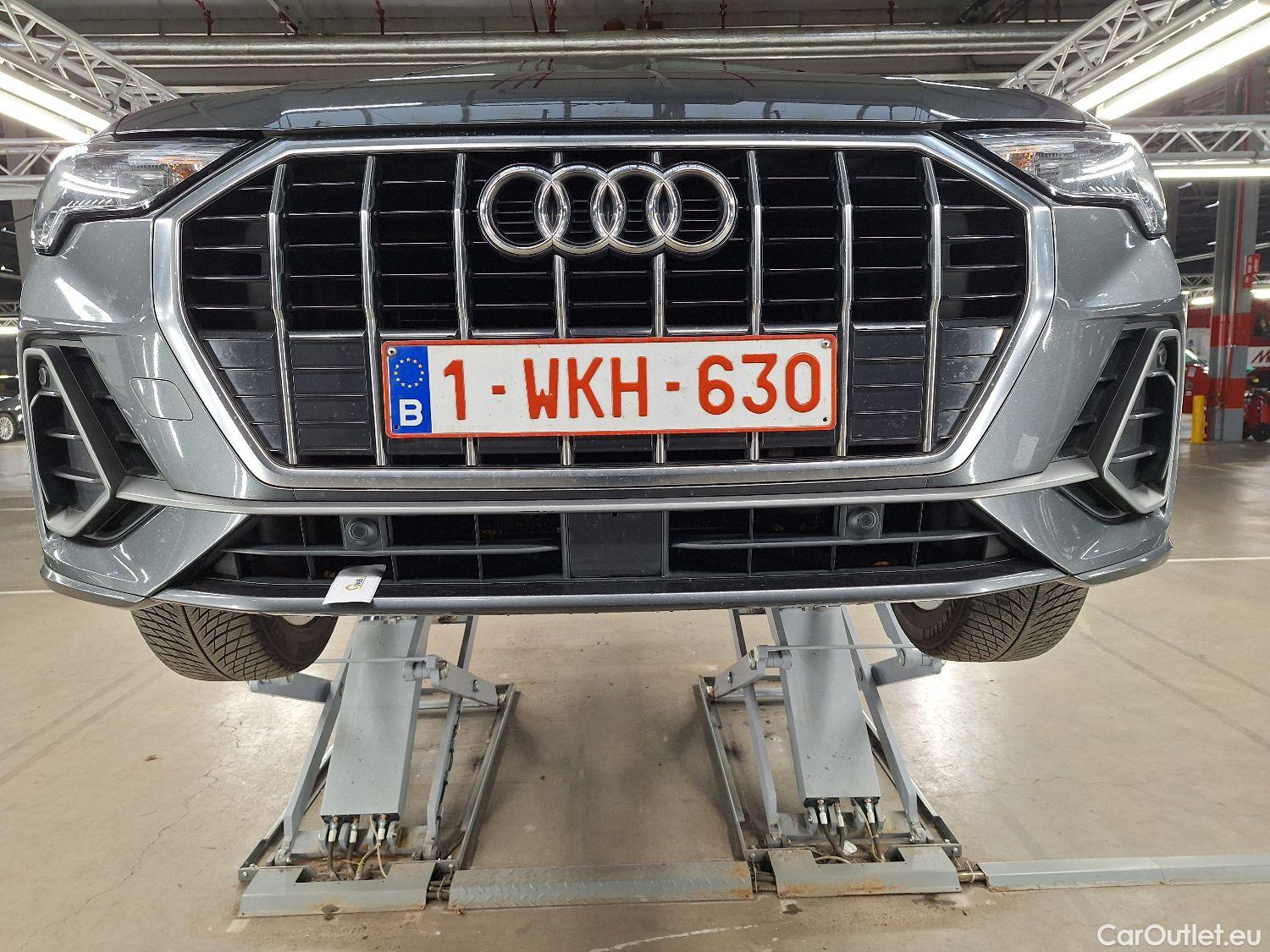  Audi  Q3 Audi,  '18, Audi  35 TDI S tronic S line Business Edition 5d #3