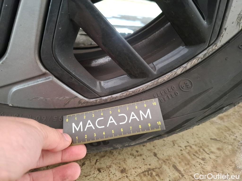  Citroen  C4  Berline Feel Pack 1.2 PureTech 130CV BVA8 6E #39