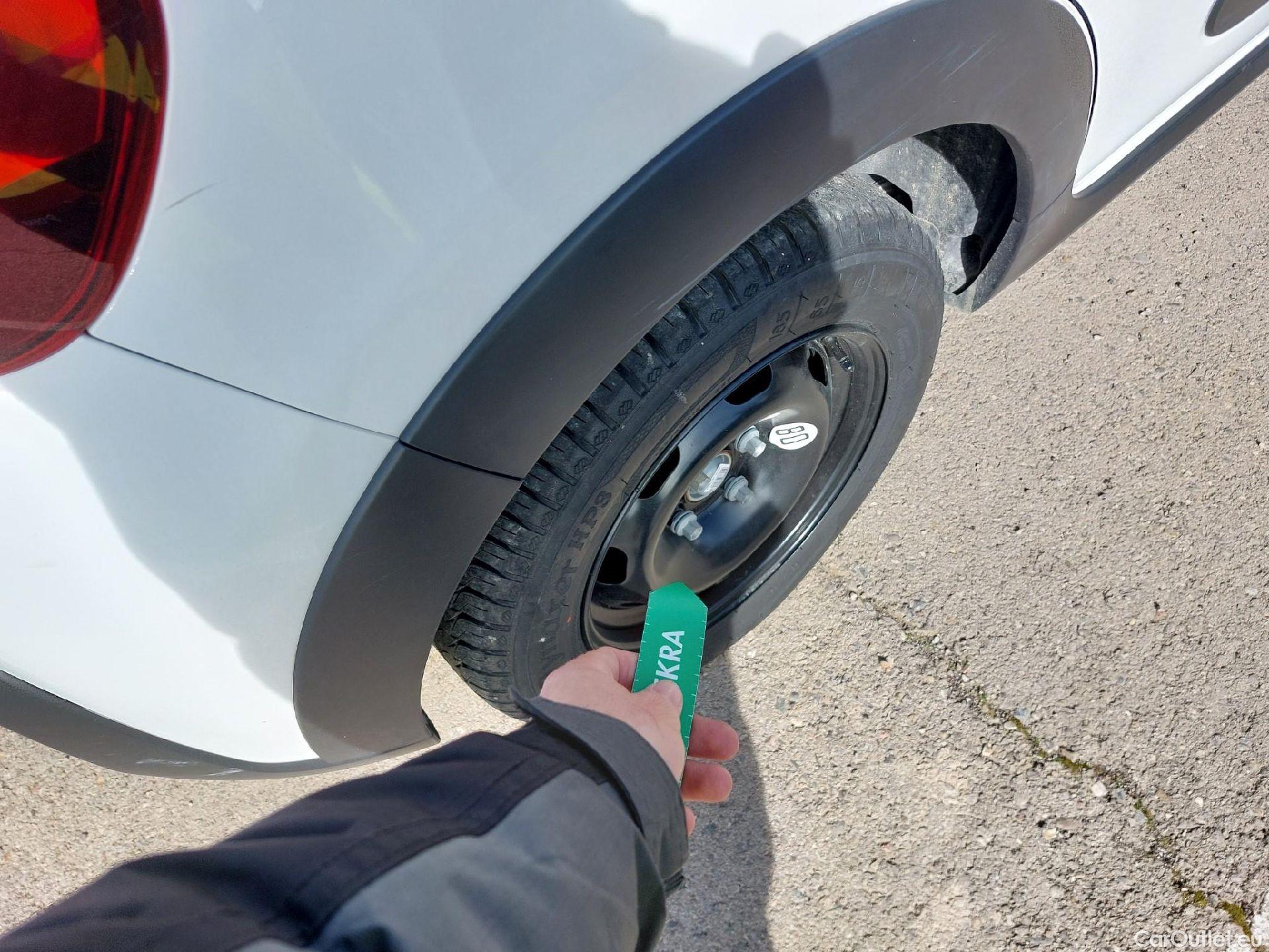  Citroen  C3 CITROEN  / 2020 / 5P / berlina con portón PureTech 60kW (83CV) Feel Pack (CX) #11