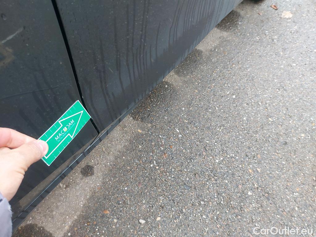  Bmw  Serie 1 BMW  / 2019 / 5P / berlina con portón 118i #17