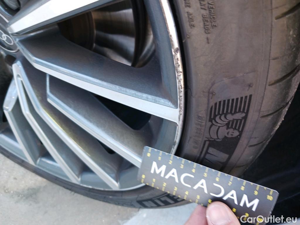  Audi  A5 Sportback AUDI A5 / 2019 / 5P / berlina con portón 35 TFSI S tronic Sportback #2