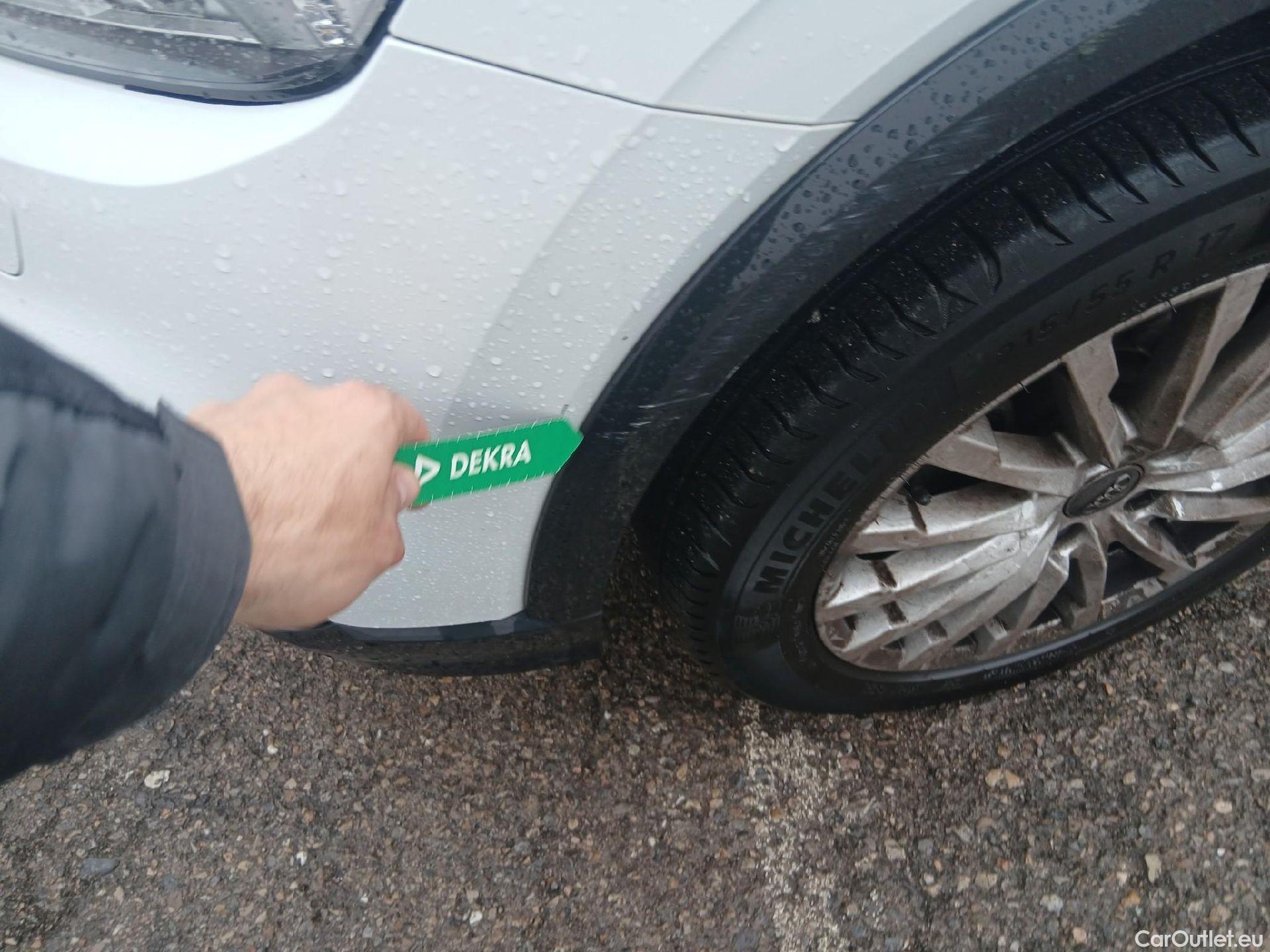  Audi  Q2 AUDI  / 2016 / 5P / todoterreno Design 30 TFSI 85kW (116CV) #4