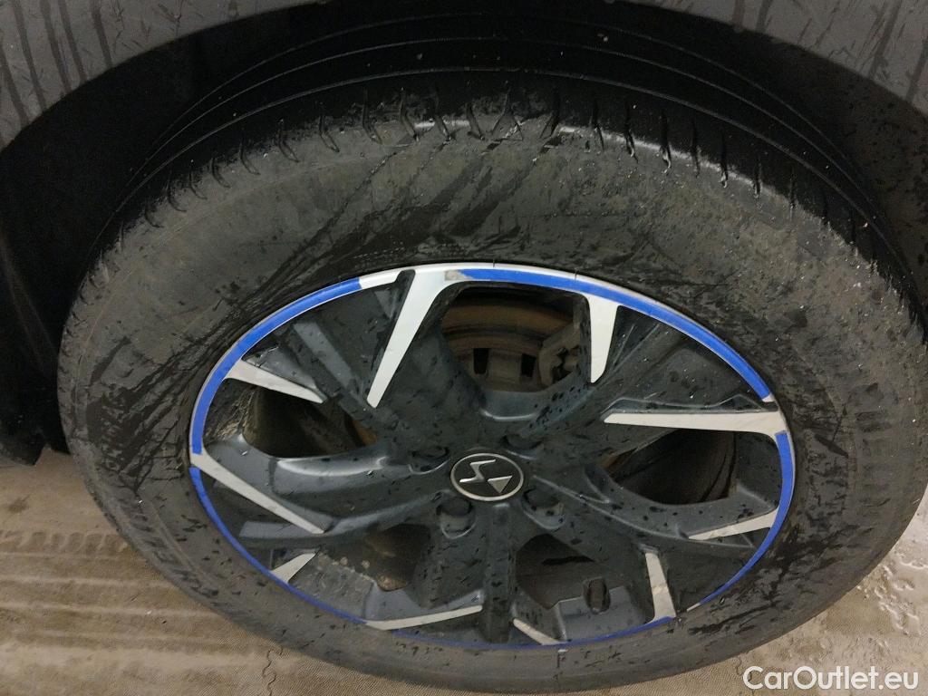  Citroen  DS3 DS DS 3 Crossback / 2018 / 5P / todoterreno PureTech 73 kW Manual SO CHIC #5