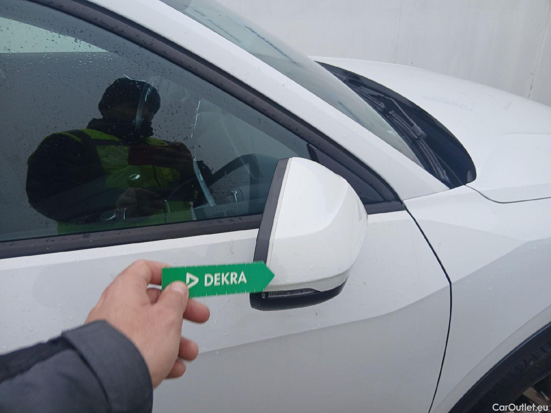  Audi  Q2 AUDI  / 2016 / 5P / todoterreno Design 30 TFSI 85kW (116CV) #23