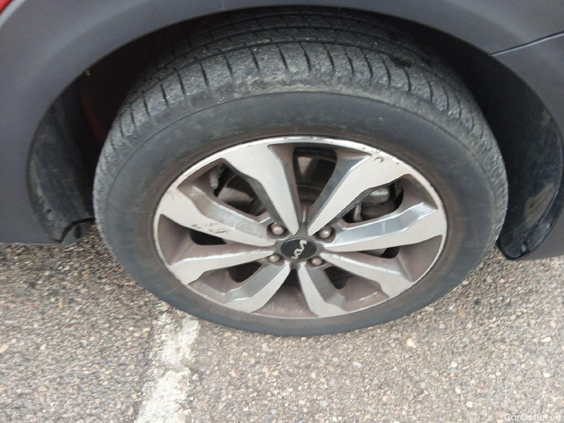  KIA  STONIC KIA  / 2017 / 5P / todoterreno 1.0 T-GDi 74kW (100CV) MHEV iMT Concept #29