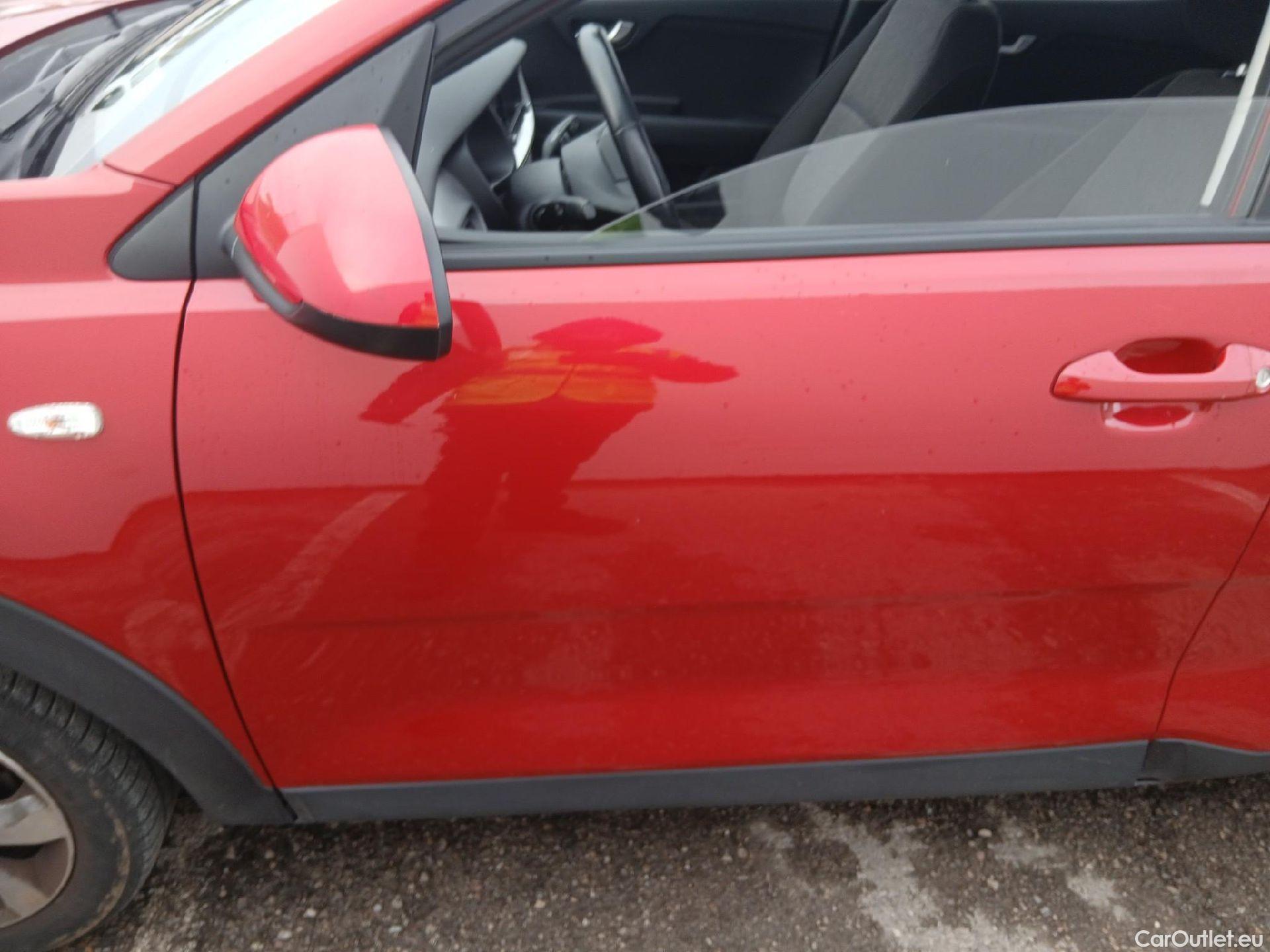  KIA  STONIC KIA  / 2017 / 5P / todoterreno 1.0 T-GDi 74kW (100CV) MHEV iMT Concept #9