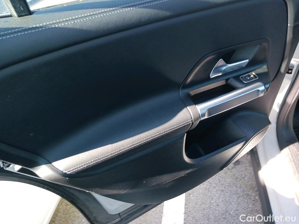  Mercedes  GLB MERCEDES-BENZ  / 2019 / 5P / todoterreno 2.0  200 D 4MATIC DCT 110KW (150CV) #9
