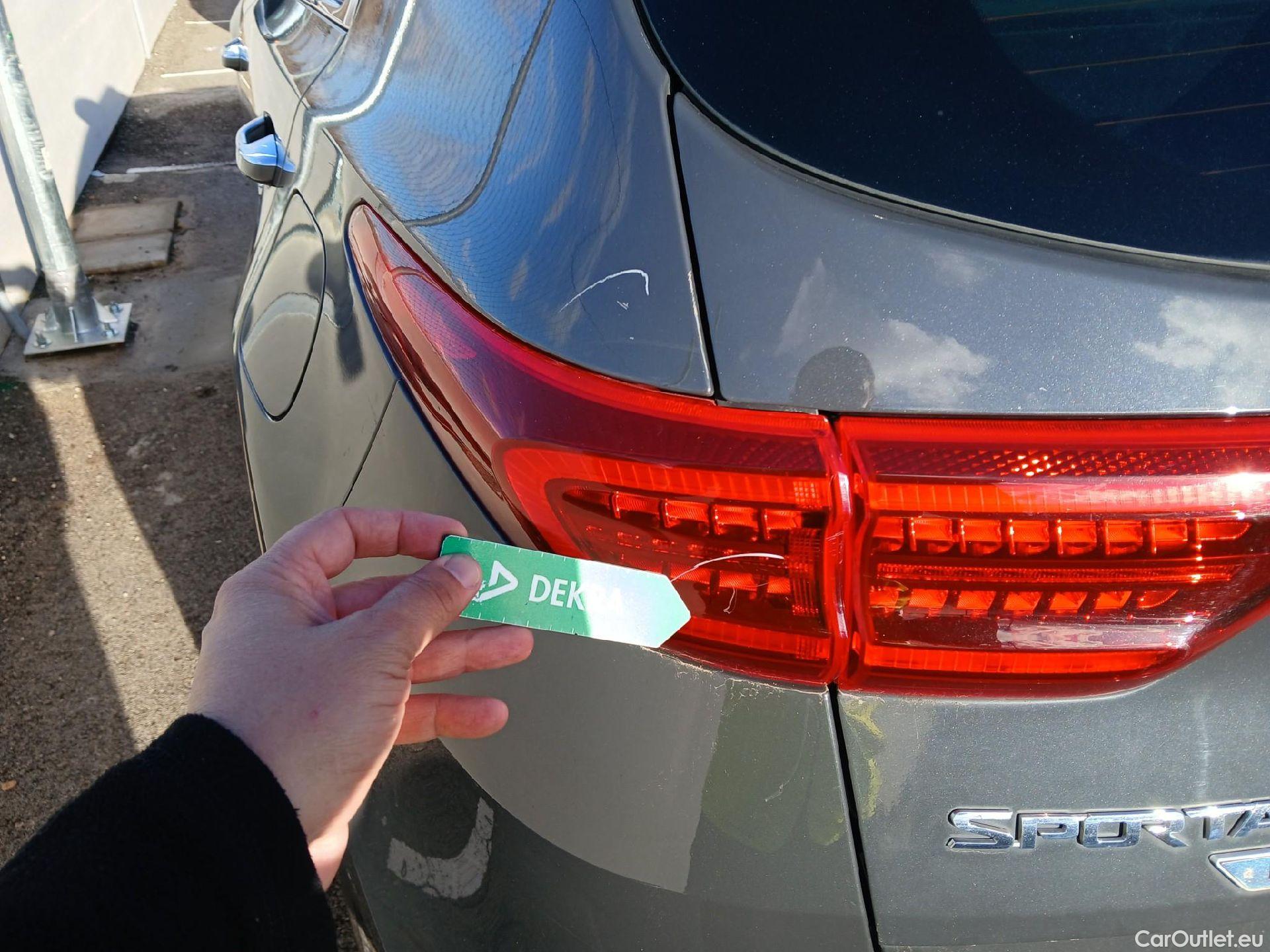  KIA  Sportage KIA  1.6MHEV Drive 100kW(136CV) 4x2(Crist Tintados)(CX) #28